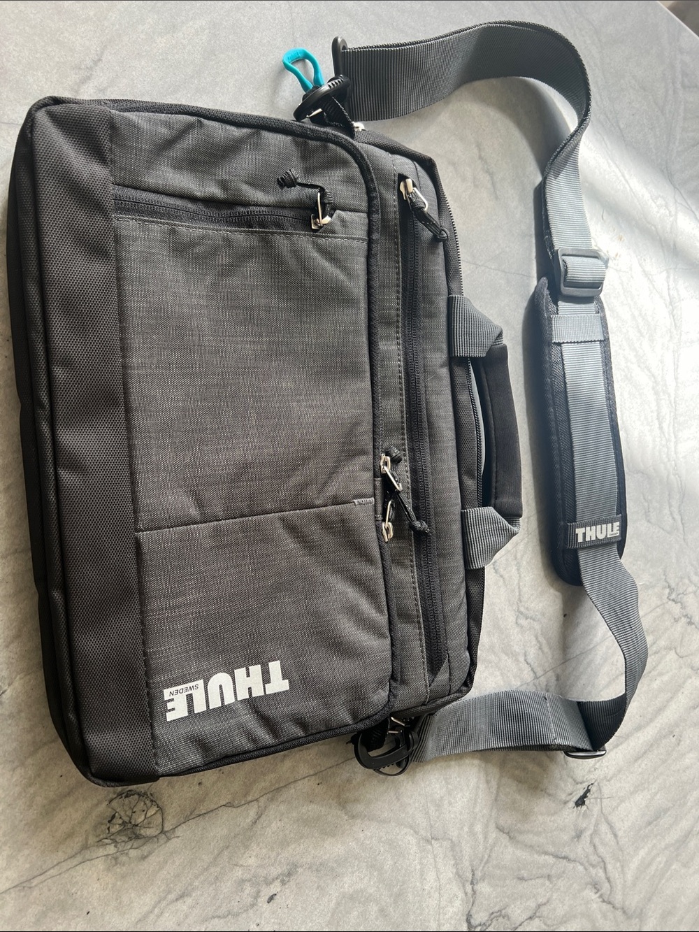 Thule Black Men's Laptop Messenger Bag with Shoulder Strap